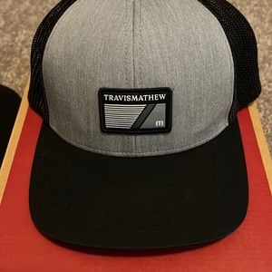 Used good condition Travis Mathew flex fit hat.